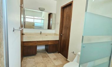 LAS CAÑADAS CASA EN VENTA CON ALBERCA EN ZONA TRANQUILA