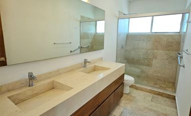 LAS CAÑADAS CASA EN VENTA CON ALBERCA EN ZONA TRANQUILA