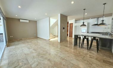 LAS CAÑADAS CASA EN VENTA CON ALBERCA EN ZONA TRANQUILA