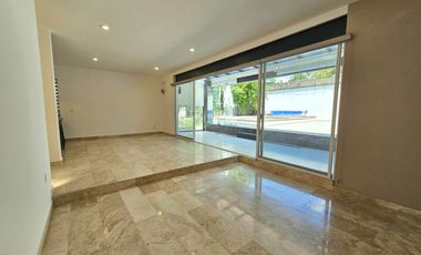 LAS CAÑADAS CASA EN VENTA CON ALBERCA EN ZONA TRANQUILA