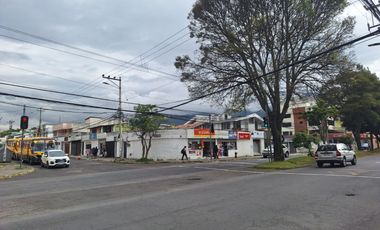 VENTA PROPIEDAD COMERCIAL AV. DEL MAESTRO (ESQUINERA)