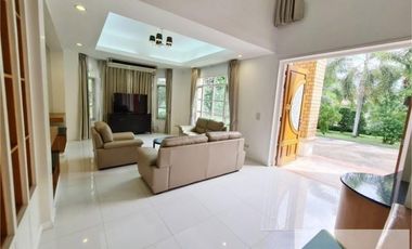 Nantawan Srinakarin Village | Elegant Detached 4 Bed 4 Bath House with Garden