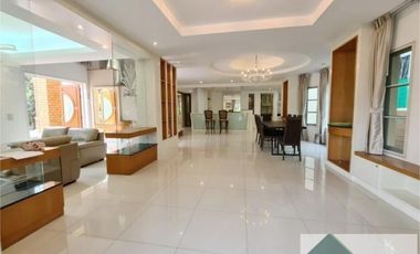 Nantawan Srinakarin Village | Elegant Detached 4 Bed 4 Bath House with Garden