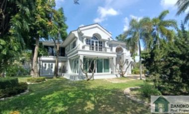 Nantawan Srinakarin Village | Elegant Detached 4 Bed 4 Bath House with Garden