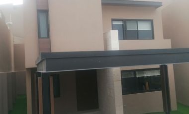 Últimas casas para escritura rápida, 3 habitaciones Fracc Villa Carriedo zona Campanario Norte Querétaro