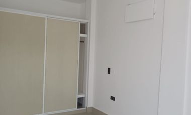 CASA RENTABLE CON TRES APARTAMENTOS;TRES PROPIEDADES EN UNA.