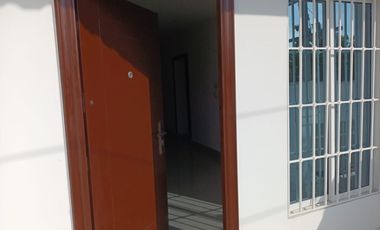 CASA RENTABLE CON TRES APARTAMENTOS;TRES PROPIEDADES EN UNA.
