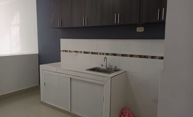 CASA RENTABLE CON TRES APARTAMENTOS;TRES PROPIEDADES EN UNA.
