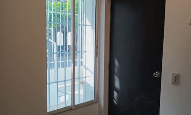CASA RENTABLE CON TRES APARTAMENTOS;TRES PROPIEDADES EN UNA.