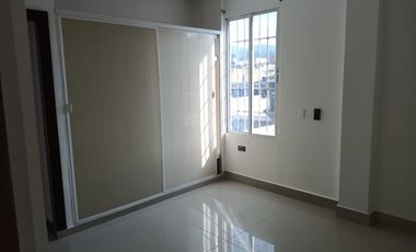 CASA RENTABLE CON TRES APARTAMENTOS;TRES PROPIEDADES EN UNA.