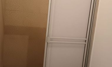 CASA RENTABLE CON TRES APARTAMENTOS;TRES PROPIEDADES EN UNA.