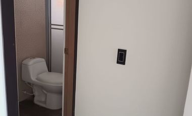 CASA RENTABLE CON TRES APARTAMENTOS;TRES PROPIEDADES EN UNA.
