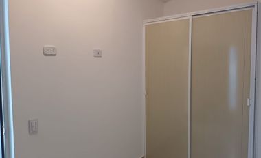 CASA RENTABLE CON TRES APARTAMENTOS;TRES PROPIEDADES EN UNA.