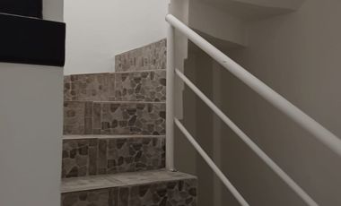 CASA RENTABLE CON TRES APARTAMENTOS;TRES PROPIEDADES EN UNA.