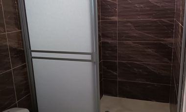 CASA RENTABLE CON TRES APARTAMENTOS;TRES PROPIEDADES EN UNA.