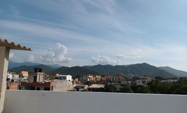 CASA RENTABLE CON TRES APARTAMENTOS;TRES PROPIEDADES EN UNA.