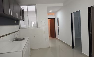 CASA RENTABLE CON TRES APARTAMENTOS;TRES PROPIEDADES EN UNA.