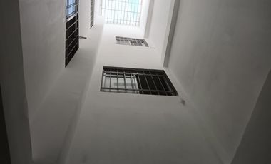 CASA RENTABLE CON TRES APARTAMENTOS;TRES PROPIEDADES EN UNA.