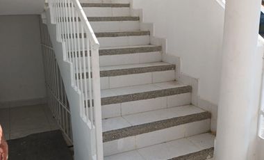 CASA RENTABLE CON TRES APARTAMENTOS;TRES PROPIEDADES EN UNA.