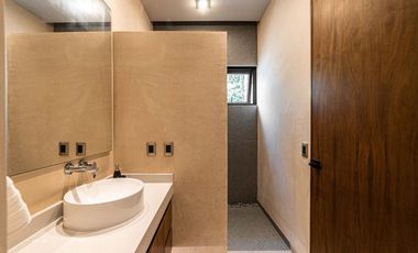 Villa de doble altura con alberca, en Selvazama con amenidades, en venta Tulum.