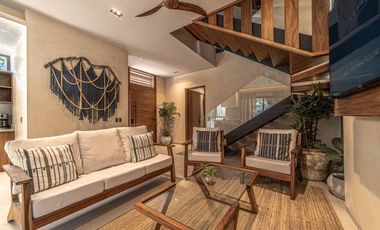 Villa de doble altura con alberca, en Selvazama con amenidades, en venta Tulum.