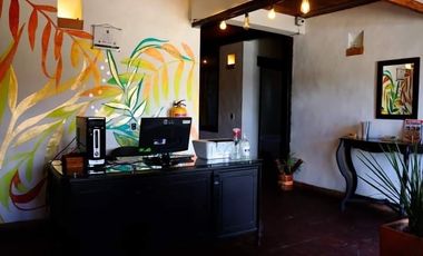 ESPECTACULAR HOTEL EN VENTA UBICADO EN SUESCA-CUNDINAMARCA Se Vende Hotel en Suesca Cundinamarca.  A 1 cuadra de la entrada principal de (la zona turí