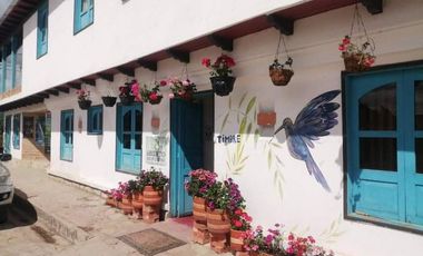 ESPECTACULAR HOTEL EN VENTA UBICADO EN SUESCA-CUNDINAMARCA Se Vende Hotel en Suesca Cundinamarca.  A 1 cuadra de la entrada principal de (la zona turí
