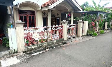 Rumah & Kontrakan 2 Pintu Murah Dekat Pasar Rau