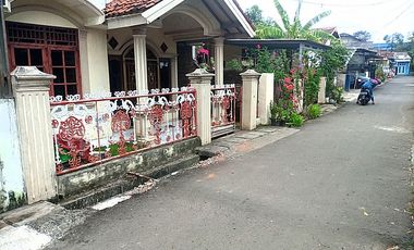 Rumah & Kontrakan 2 Pintu Murah Dekat Pasar Rau