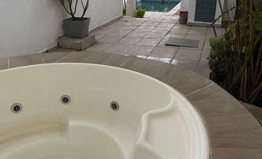 Casa amueblada con Agua Termal con vista Lago  $35,000