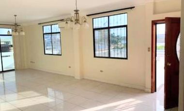CASA RENTERA  DE  VENTA EN MANTA CERCA A UNIVERSIDAD