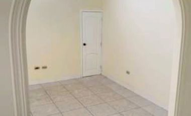 CASA RENTERA  DE  VENTA EN MANTA CERCA A UNIVERSIDAD