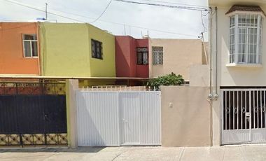 Casa en venta con gran plusvalía de remate dentro de Cuauhtémoc 110, Jesús Terán, Aguascalientes, México
