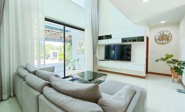 Modern house for Sale / Rent near 89 plaza, Varee international school, city center and Chiang Mai Airport.