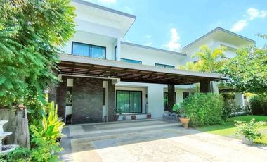 Modern house for Sale / Rent near 89 plaza, Varee international school, city center and Chiang Mai Airport.