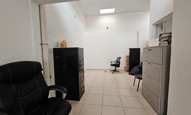 CASA EN VENTA ACONDICIONADA PARA NEGOCIO!!!