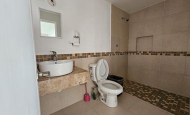CASA EN VENTA ACONDICIONADA PARA NEGOCIO!!!