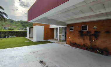 ARRIENDO CONDOMINIO  COMBIA