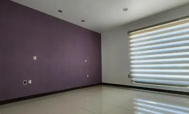Casa de 3 Pisos en Venta, Residencial Los Cedros, Pachuca, Hidalgo.