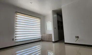 Casa de 3 Pisos en Venta, Residencial Los Cedros, Pachuca, Hidalgo.