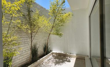 Casa de 3 Pisos en Venta, Residencial Los Cedros, Pachuca, Hidalgo.