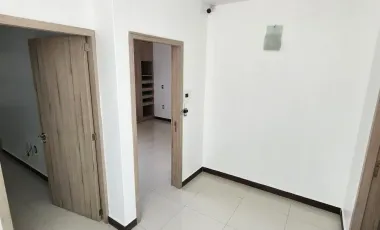 Casa de 3 Pisos en Venta, Residencial Los Cedros, Pachuca, Hidalgo.