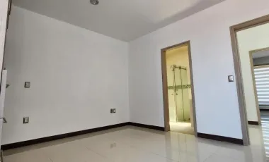 Casa de 3 Pisos en Venta, Residencial Los Cedros, Pachuca, Hidalgo.
