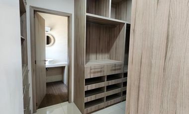 Casa de 3 Pisos en Venta, Residencial Los Cedros, Pachuca, Hidalgo.