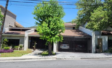 VENTA Casa para Remodelar en Residencial Chipinque 1° Sector, San Pedro Garza García