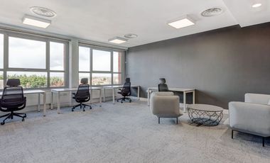 All-inclusive access to professional office space for 4 persons in HQ Triumph Building