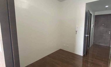 COZY RENT TO OWN 1BR FOR SALE IN AYALA AVE MAKATI