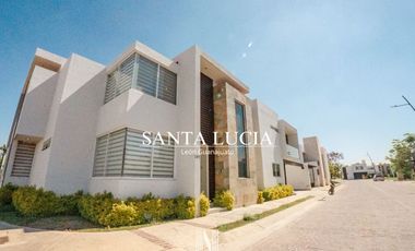 CASA EN VENTA EN SANTA LUCIA