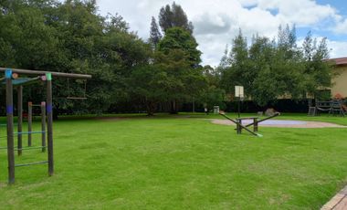 Casa en Venta o en Renta via Sopó Sector los Clubes.
