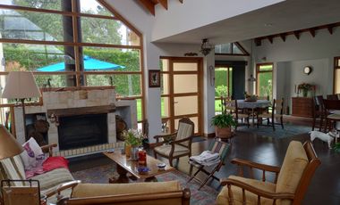 Casa en Venta o en Renta via Sopó Sector los Clubes.